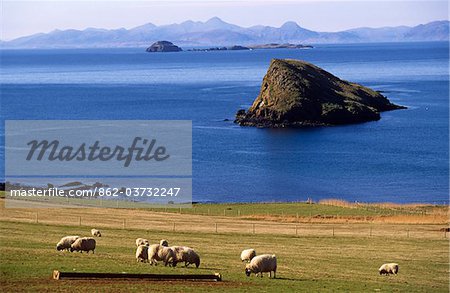 Vue les Hébrides extérieures de l'île de Skye, Ecosse
