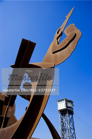 Skulptur in den Strand von Barceloneta, Barcelona, Spanien
