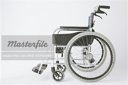 Vue latérale d'un fauteuil roulant