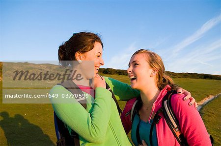 Wanderer lachen am Ende der Wanderung