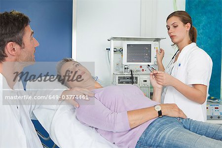 EKG surveillance infirmière et médecin