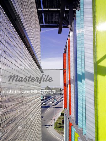 Exterior detail showing the louvred curtain wall of the Santa Monica Civic Parking Structure, Santa Monica, California. Architects: Moore Ruble Yudell Architects