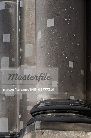 Bombe endommagé colonne, cathédrale de Berlin, Berlin. Architectes : Julius Raschdorff