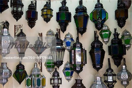 Lanternes à vendre dans le Souk, Marrakech, Maroc