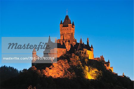 Château de Cochem au crépuscule, Cochem, Rhénanie-Palatinat, Allemagne