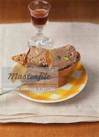 Liver paté with pistachios