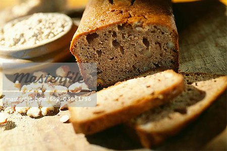 Chestnut flour and walnut cake