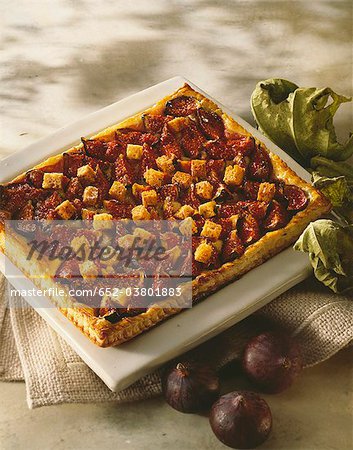 Fig and crunchy gingerbread tart