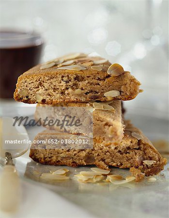 Chestnut flour and hazelnut cake