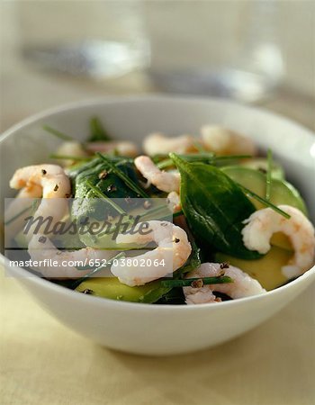 Fresh spinach,shrimp,avocado and dill salad