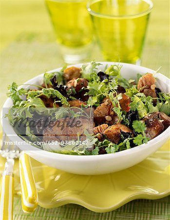 Pan-fried liver and mushroom salad