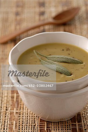 Cream of green vegetable soup Cream of green vegetable soup