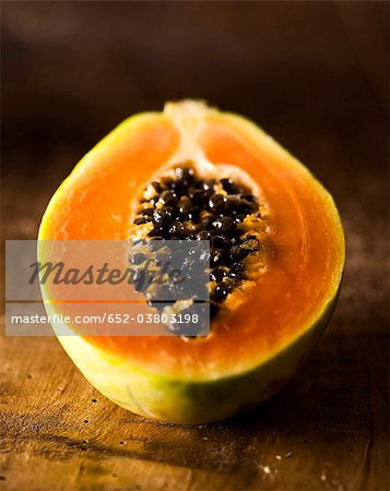 La moitié d'une papaye