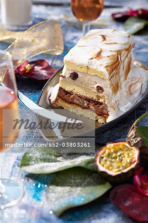 Flambée de gâteau journal rhum et fruits de la passion Flambée de gâteau journal rhum et fruits de la passion