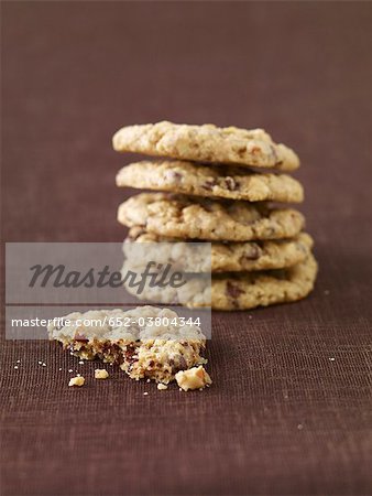 Oat flake,chocolate chip and almond cookies