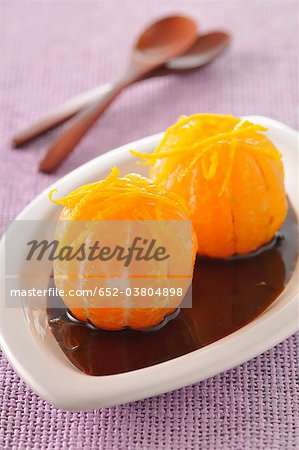 Mandarines dans une sauce au caramel