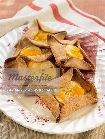 Wholemeal flour and pear tartlets