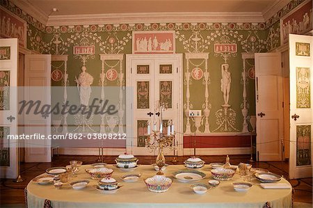 Russia, St Petersburg, Catherine Palace, Tsarskoe Selo.  Green Dining Room.  Charles Cameron's restrained neo-classical style contrasts with the baroque flamboyance of Rastrelli's work.