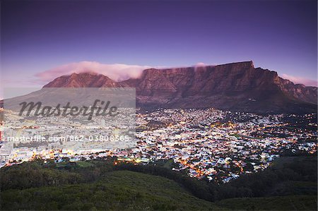 Montagne de la table au crépuscule, Cape Town, Western Cape, Afrique du Sud
