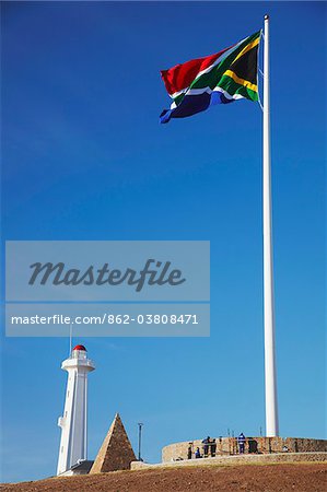 Phare de Donkin et sud-africaines, drapeau Donkin réserve, Port Elizabeth, Cap oriental, Afrique du Sud Phare de Donkin et sud-africaines, drapeau Donkin réserve, Port Elizabeth, Cap oriental, Afrique du Sud