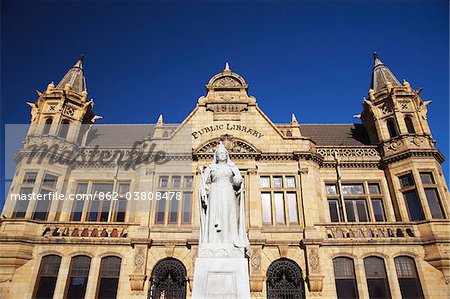 Statue of Queen Victoria outside public library, Market Square, Port Elizabeth, Eastern Cape, South Africa