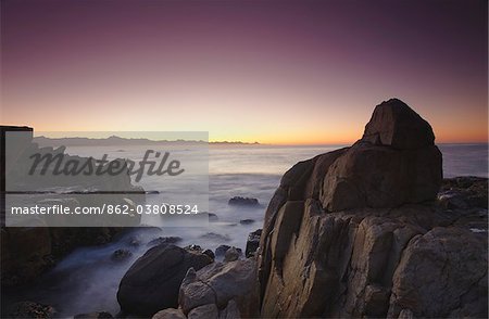 Lever du soleil à Plettenberg Bay, Western Cape, Afrique du Sud Lever du soleil à Plettenberg Bay, Western Cape, Afrique du Sud