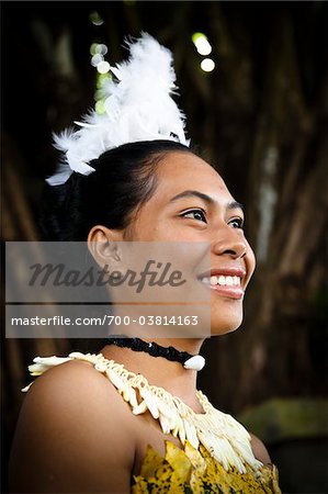 Porträt des traditionellen Tänzer im Königreich Tonga, Tongatapu, Tonga Nationale Kulturzentrum, Nuku'alofa