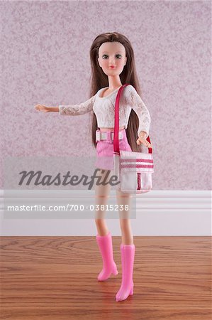 Poupée de mode avec sac à main Poupée de mode avec sac à main