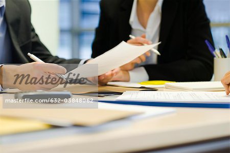 Cadres en réunion, recadrée