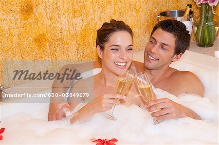 Couple dans un Jacuzzi, l'hôtel Reef Playacar Resort et Spa, Playa del Carmen, Mexique