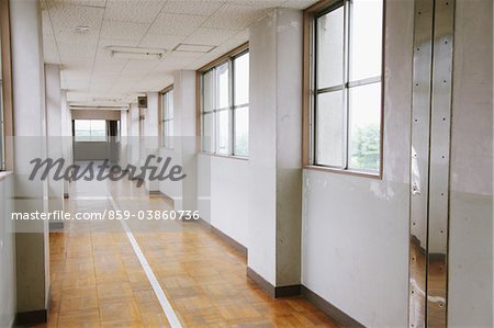 Korridor im Schulgebäude