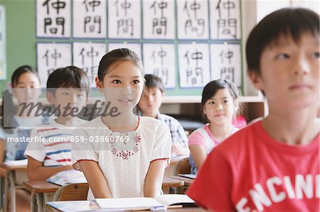 Étudiant en salle de classe