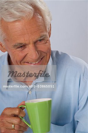 Mann trinken Kaffee