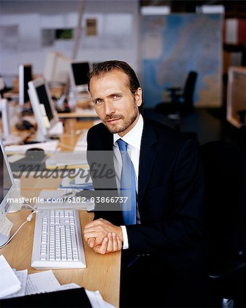 Un homme dans un bureau, Suède.