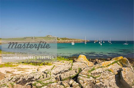 Une baie abritée sur l'île de Sainte-Agnès, les îles de Scilly, Royaume-Uni, Europe