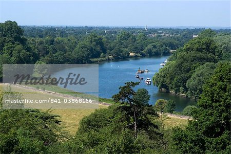 Vue sur la Tamise de Richmond Hill, Richmond, Surrey, Angleterre, Royaume-Uni, Europe