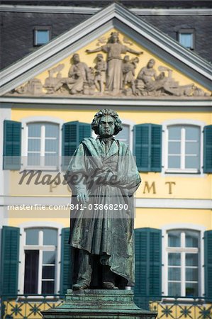 Statue of Ludwig Van Beethoven in front of the post office, Bonn, North Rhineland Westphalia, Germany, Europe