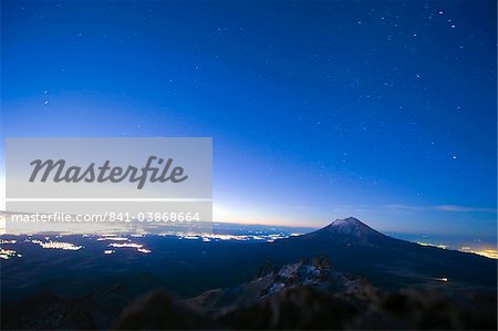 Volcan de Popocatepetl, 5452m, from Volcan de Iztaccihuatl, 5220m, Sierra Nevada, Mexico, North America