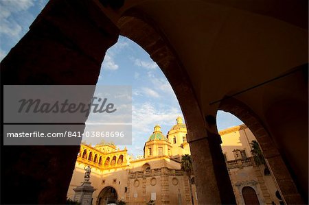 Mazzara del Vallo Cathedral from Piazza della Repubblica, Mazzara del Vallo, Sicily, Italy, Europe