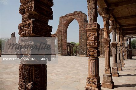 Ruins of Quwwat-ul-Islam mosque, Qutb Complex, UNESCO World Heritage Site, Delhi, India, Asia