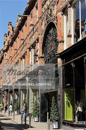 Queen Victoria Street und die Fassade des Cross Arcade, Leeds, West Yorkshire, England, Vereinigtes Königreich, Europa
