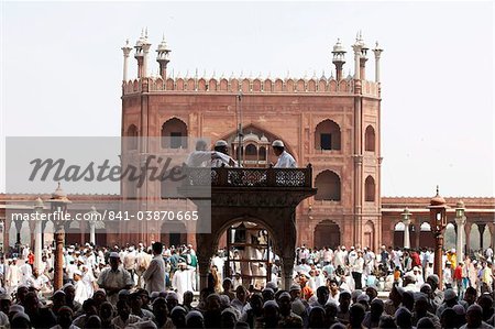 Friday prayers at Jamma Masjid (Delhi Great Mosque), Delhi, India, Asia
