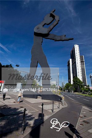 Hammering man, kinetic sculpture designed by Jonathan Borofsky at the Frankfurt trade fair, Frankfurt am Main, Hesse, Germany, Europe