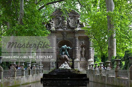 Fontaine de Medicis, Jardin du Luxembourg, Paris, France, Europe