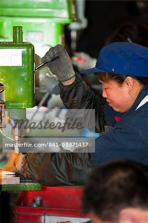 Workers, technological industry, Hebei, Province of Hebei, China, Asia