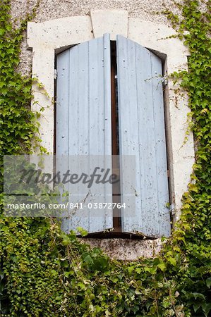 Fensterläden, Limeuil, Dordogne, Frankreich, Europa