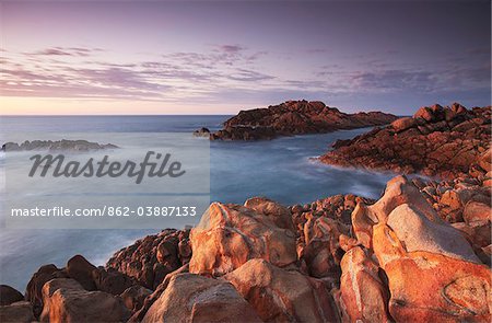 Roches de canal au coucher du soleil, le Parc National de Leeuwin Naturaliste, Yallingup, Margaret River, Australie-occidentale, Australie