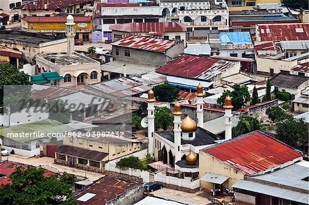 Bujumbura, Burundi. Une mosquée dorée brille dans le quartier asiatique de couler.