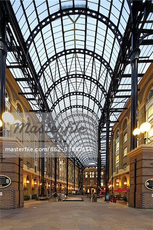 England, London. Hays Galleria is a major riverside tourist attraction on the Jubilee Walk in the London Borough of Southwark situated on the south bank of the River Thames.