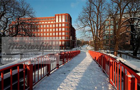 Nouvelle Architecture de Berlin Tiergarten au Canal Landwehr dans le quartier diplomatique. Allemagne